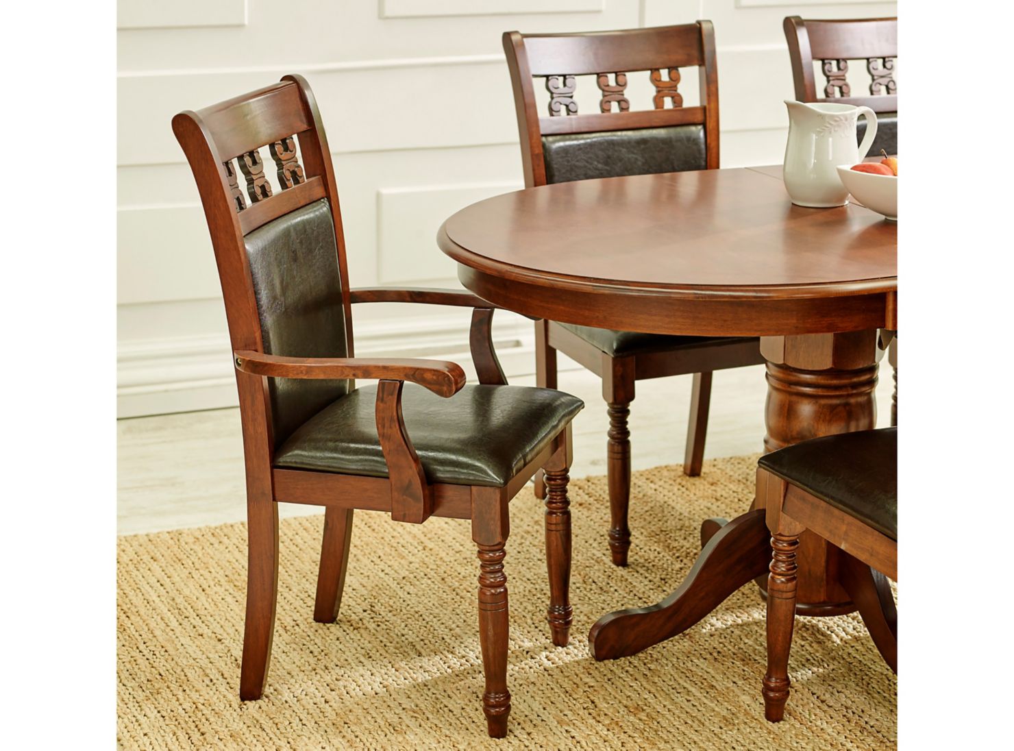 Juego de comedor extensible, mesa oval con 6 sillas ⋆ Serra Amoblamientos